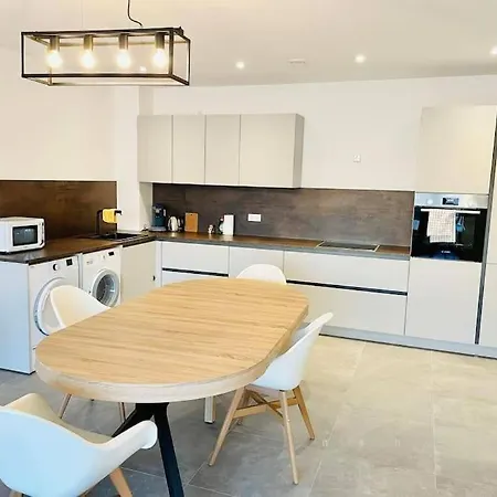 Elegant 2 Bedrooms In Center With Parking &terrace- 142-99 * Luxemburg