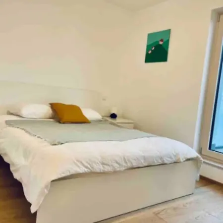 Apartman Elegant 2 Bedrooms In Center With Parking &terrace- 142-99 *